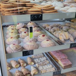 Medina's Bakery