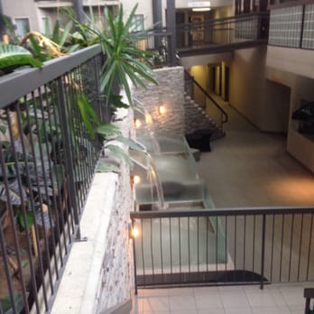 Coast Kamloops Hotel & Conference Centre - Hotels Near Me - Kamloops, British Columbia