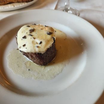 801 Chophouse - Filet mignon - Steakhouses Near Me - Clayton, Missouri