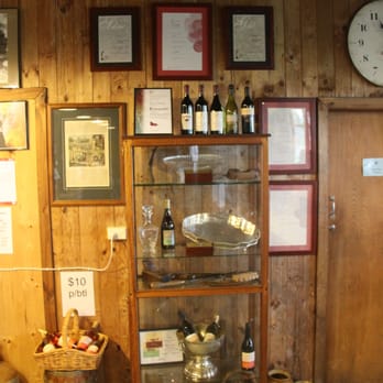 Yering Farm Wines - Wine Tasting Room Near Me - Yering, VIC Yering Farm Wines - Wine Tasting Room Near Me - Yering, VIC