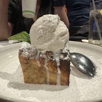 Elbow Room - BOURBON BANANA BREAD PUDDING - New American Near Me - Fresno, California