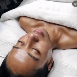 Pink Jade Beauty Lounge - Facials