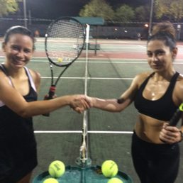 The after match handshake after a friendly set of singles between Backhand-City.com players.