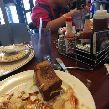 Homeskillet - Table facing door - Breakfast & Brunch Near Me - Alameda, California Homeskillet - Table facing door - Breakfast & Brunch Near Me - Alameda, California