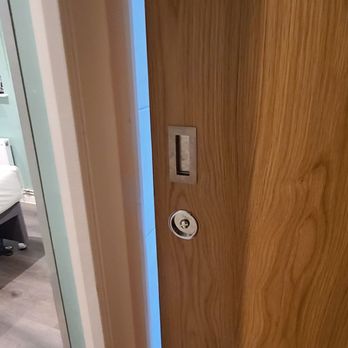 Caring Hotel - Bathroom door doesn't close - Hotels Near Me - London, XGL