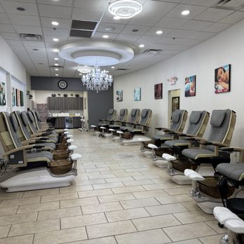 L V Nails - Nail Salons Near Me - Canton, Ohio