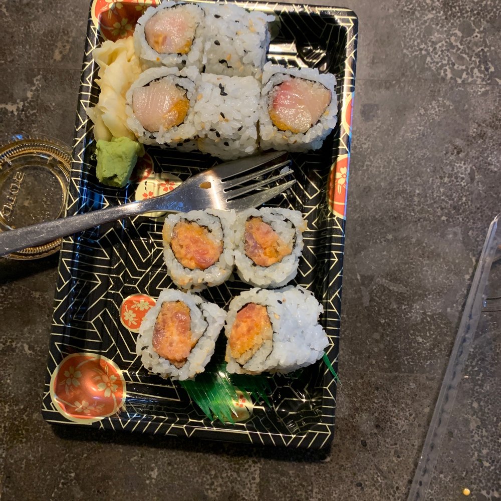 Meet Us - Maki combo. Very good - Asian Fusion Near Me - Woburn, Massachusetts