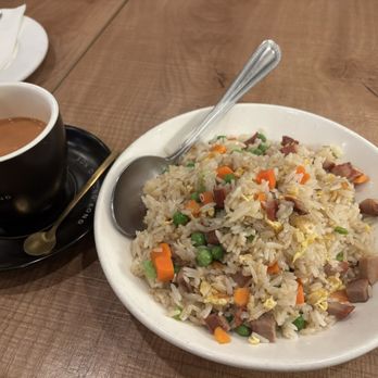 606 - Updated January 2026 - 984 Photos & 496 Reviews - 606 Broadway ...