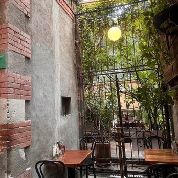Café Nin - The outside patio. - Breakfast & Brunch Near Me - Juárez, DIF Café Nin - The outside patio. - Breakfast & Brunch Near Me - Juárez, DIF