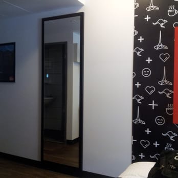 Tune Hotel Melbourne - Hotels Near Me - Melbourne, VIC