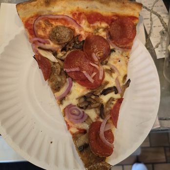 Joe's Pizza - Joe's Pizza in Brooklyn, New York 6/6/2015 - Pizza Near Me - Brooklyn, New York