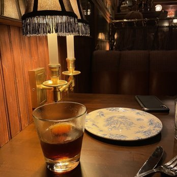 Armitage Alehouse - 100 year old cigar - Pubs Near Me - Chicago, Illinois Armitage Alehouse - 100 year old cigar - Pubs Near Me - Chicago, Illinois