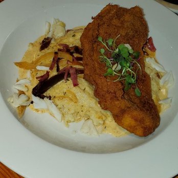 Papi Cuisine - Catfish and grits - Cocktail Bars Near Me - Baltimore, Maryland