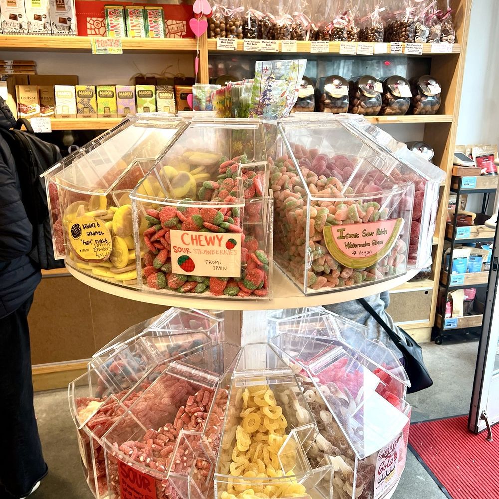Giddy Gummies - Inside - Candy Stores Near Me - San Francisco, California
