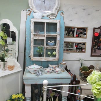 Carpetbagger Collectibles - Antiques Near Me - Newport, Pennsylvania