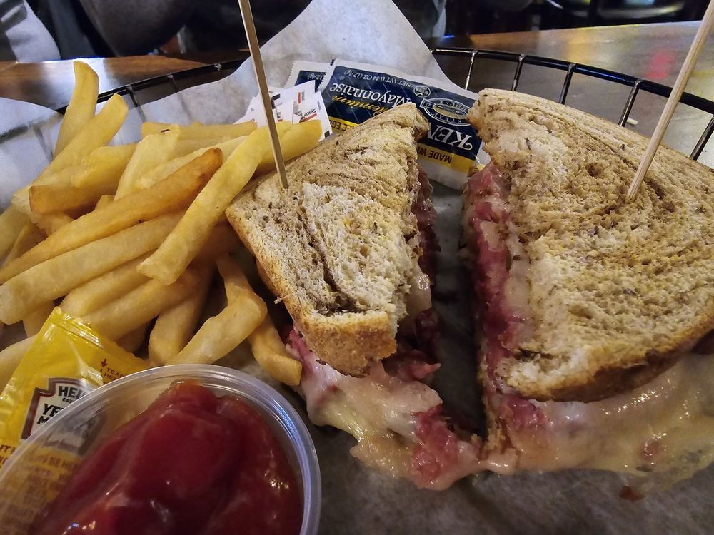 TIGIN IRISH PUB Updated September 2024 100 Photos & 195 Reviews