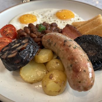 Podmore - English Breakfast - Cocktail Bars Near Me - Honolulu, Hawaii