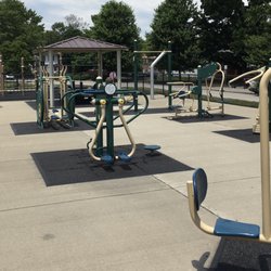 Nob Hill Park - Nob Hill is a fitness park and includes machines for wheelchair visitors.