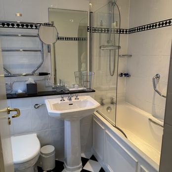 St George's Hotel - Huge bathroom - Hotels Near Me - Llandudno, CWY St George's Hotel - Huge bathroom - Hotels Near Me - Llandudno, CWY