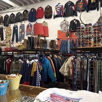 Yellowstone Vintage - Great store, great prices. Friendly staff! Come get some vintage stuff! - Accessories Near Me - Portland, Oregon Yellowstone Vintage - Great store, great prices. Friendly staff! Come get some vintage stuff! - Accessories Near Me - Portland, Oregon