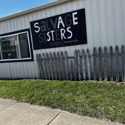 Salvage Sisters