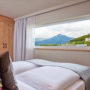 Hotel Sonnblick - Zimmer mit Blick auf die Berge - Hotels Near Me - Kaprun, 5