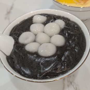 Jiu Ji Dessert - black sesame soup with tangyuan - Desserts Near Me - Alhambra, California Jiu Ji Dessert - black sesame soup with tangyuan - Desserts Near Me - Alhambra, California