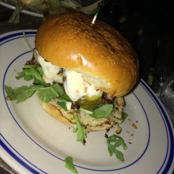 Duke's Grocery - Pubs Near Me - Washington, DC, District of Columbia