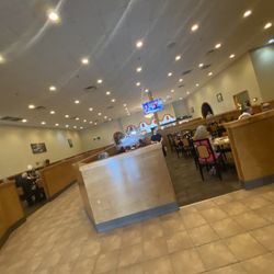 Lin's Chinese Buffet - Dining area