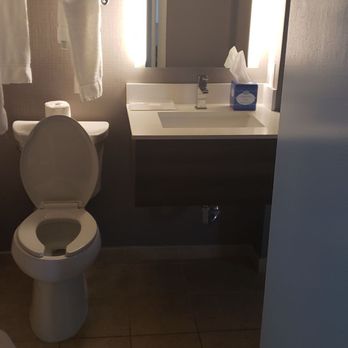 Holiday Inn Palmdale-Lancaster - Sanitary bathroom - Hotels Near Me - Palmdale, California