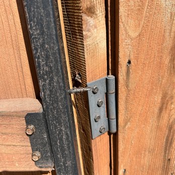 LifeScaping Fences - Screw pulled right out of post. - Fences & Gates Near Me - Sacramento, California