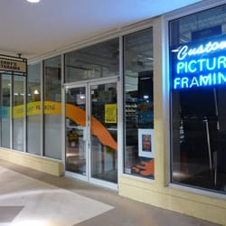 Jerry's Artarama - Deerfield Beach - Front Window