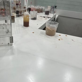 Creamistry - Dirty counter - Ice Cream & Frozen Yogurt Near Me - Cypress, Texas