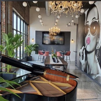 Glamour Event Center - Beautiful atmosphere - Music Venues Near Me - Oklahoma City, Oklahoma