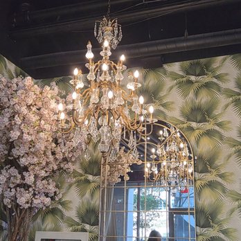 Evviva Breakfast & Lunch - Cute decor - Breakfast & Brunch Near Me - Toronto, Ontario