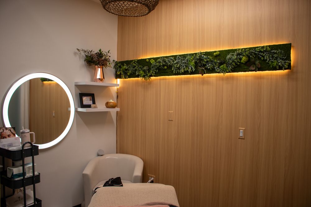 Avara Aesthetic Spa Logo