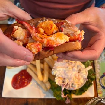 Mulligan's Bar & Grill - Lobster roll - Bars Near Me - Rutland, Vermont Mulligan's Bar & Grill - Lobster roll - Bars Near Me - Rutland, Vermont