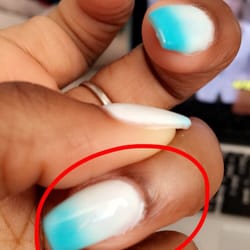 21 Nail Spa - Don't like how she didn't clean my nail on the corner.