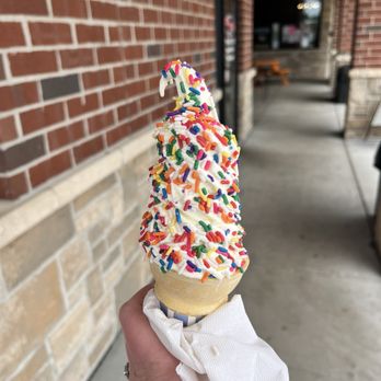 Mary Moo's - "Large" ice cream for $6 - Ice Cream & Frozen Yogurt Near Me - Elma, New York Mary Moo's - "Large" ice cream for $6 - Ice Cream & Frozen Yogurt Near Me - Elma, New York