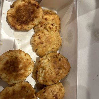 Red Lobster - Overcooked biscuits - Seafood Near Me - Shenandoah, Texas