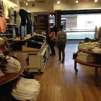 American Eagle Outfitters - Accessories Near Me - Chesapeake, Virginia