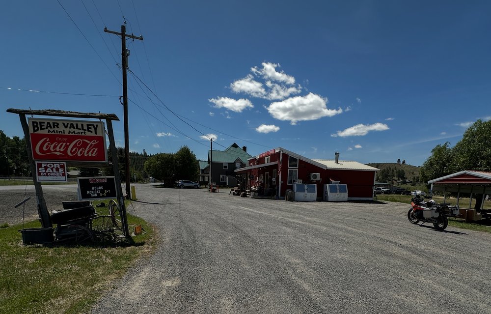 Bear Valley Mini Mart Logo