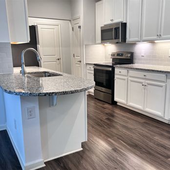 QMN Cleaning Solution - DEEP CLEANING - Home Cleaning Near Me QMN Cleaning Solution - DEEP CLEANING - Home Cleaning Near Me