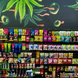 Happy Vape and Tobacco - Preroll 
cartridge 
gummy's
Edibles