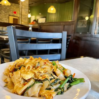 Basil Babe - Drunken noodles with double chicken. - Thai Near Me - Ypsilanti, Michigan Basil Babe - Drunken noodles with double chicken. - Thai Near Me - Ypsilanti, Michigan
