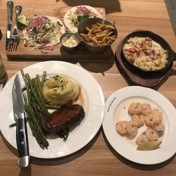 Earls Kitchen + Bar - New American Near Me - Somerville, Massachusetts