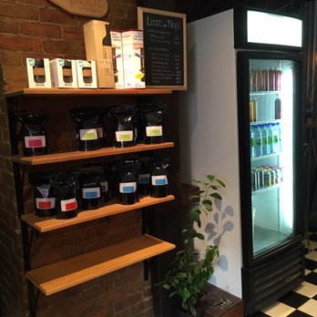 Pourquoi Pas Espresso Bar - At the entrance - Coffee & Tea Near Me - Montreal, Quebec