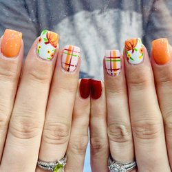 Lux Nails & Spa