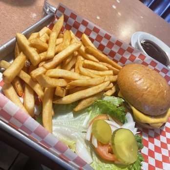 Ely's Restaurant - Cheeseburger - Breakfast & Brunch Near Me - Las Vegas, Nevada