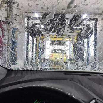 Gateway Express - Rinsing off soap - Car Wash Near Me - Long Beach, California Gateway Express - Rinsing off soap - Car Wash Near Me - Long Beach, California